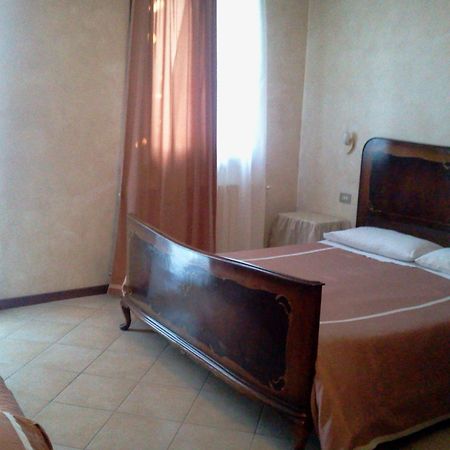 Agriturismo Cascina Gilli Spino d'Adda ภายนอก รูปภาพ